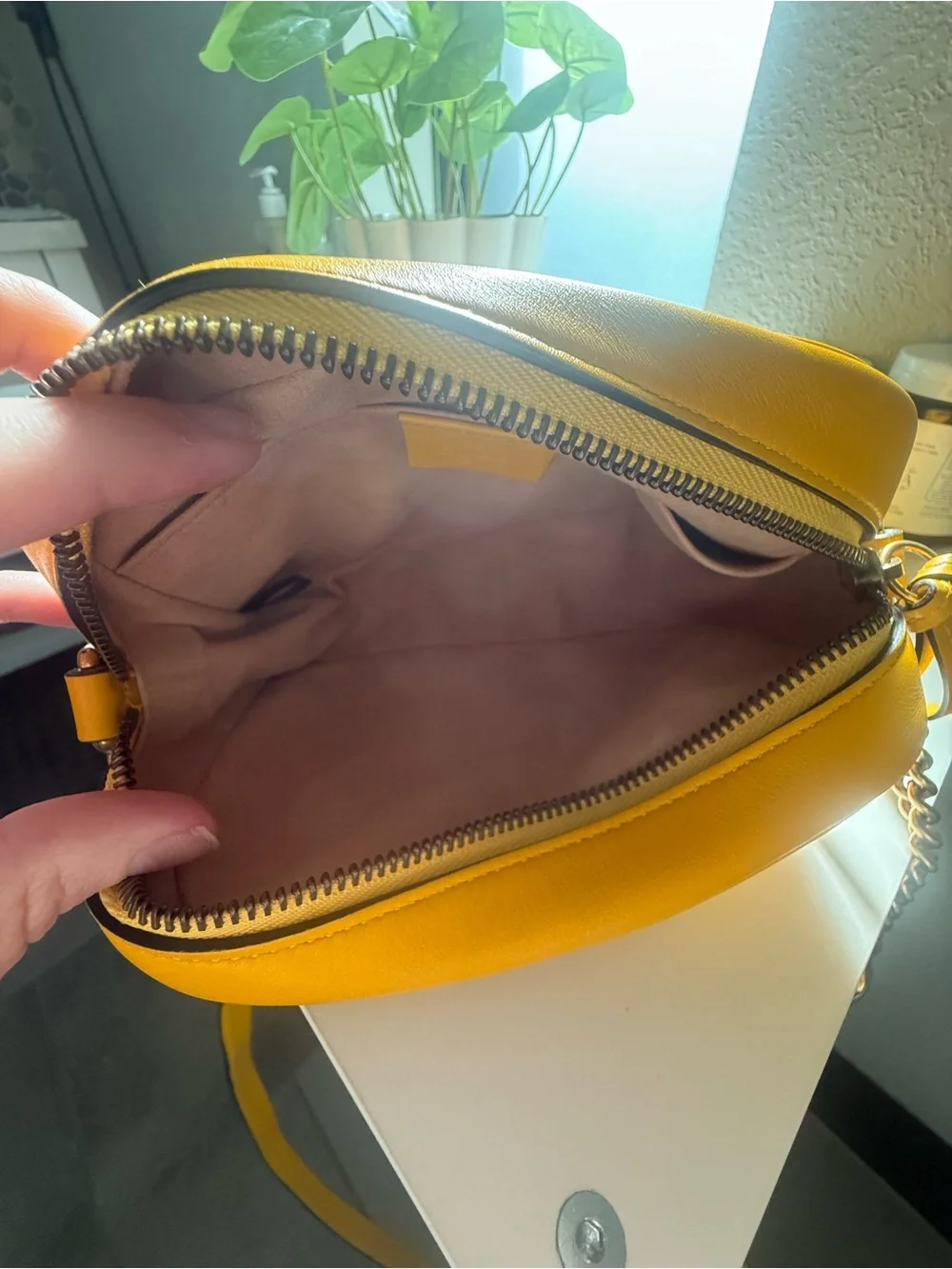 Gucci Marmont Small Camera Bag – Yellow Matelassé Leather Crossbody - Picture 6 of 11